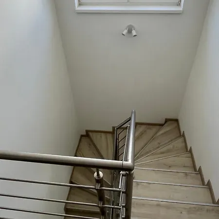 B53 2 Apartment *